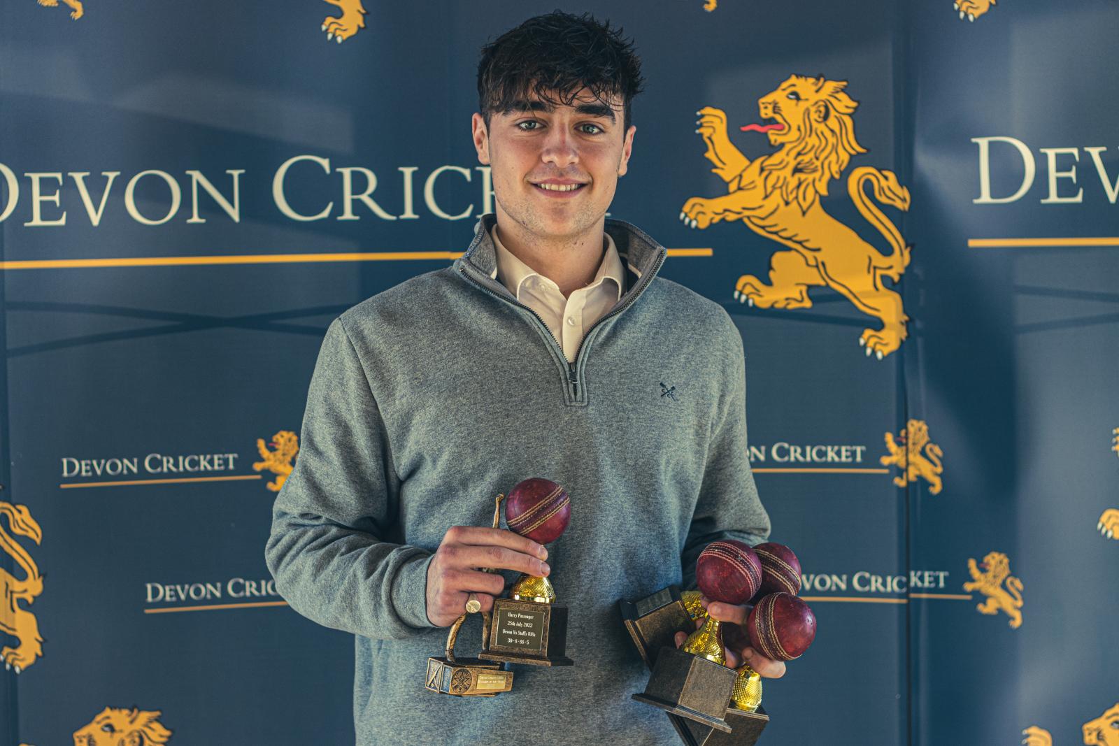 Under 18 Boys Bowler of the Year, Harry Passenger.