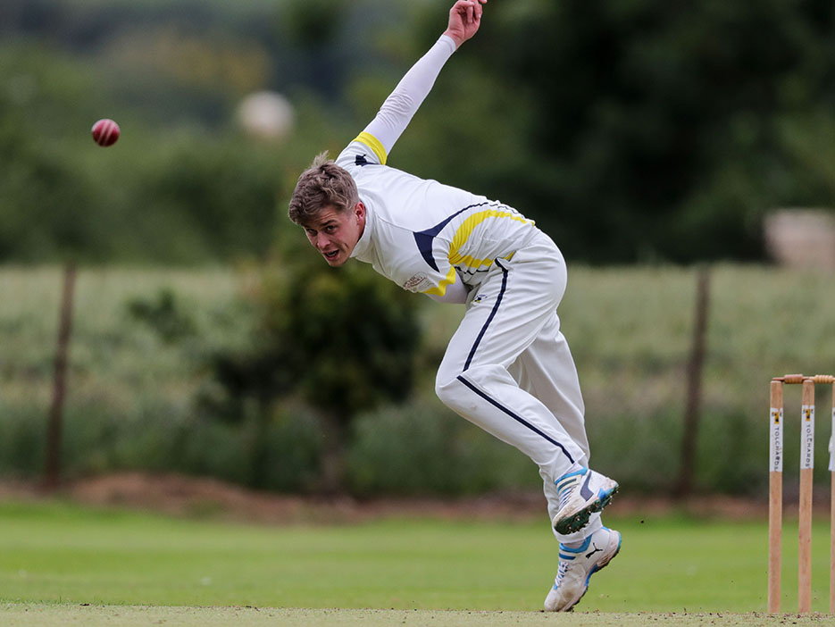 Billy Gibson, who bowled an economical spell for Plymstock against Ottery | Photo: Phil Mingo<br>credit: https://www.ppauk.com/photo/2130507/