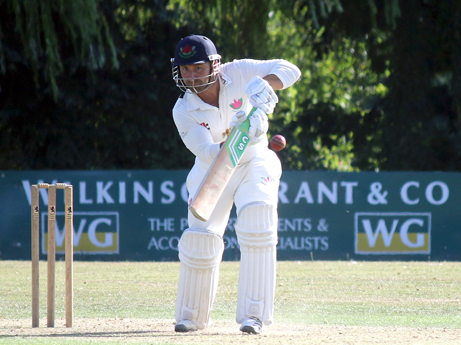 Exmouth's David Lye - out second ball on his final game before retiring<br>credit: Gerryhunt21@btinternet.com