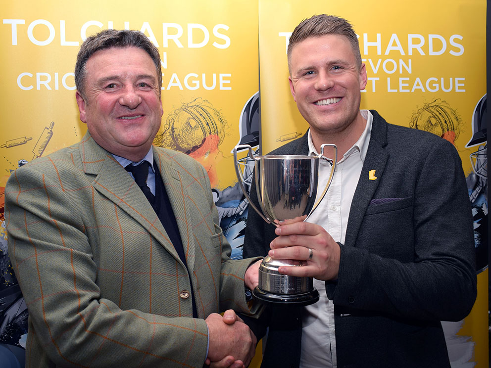 Peter Randerson receiving the Premier Division champions trophy from Jim Mardell<br>credit: Conrad Sutcliffe