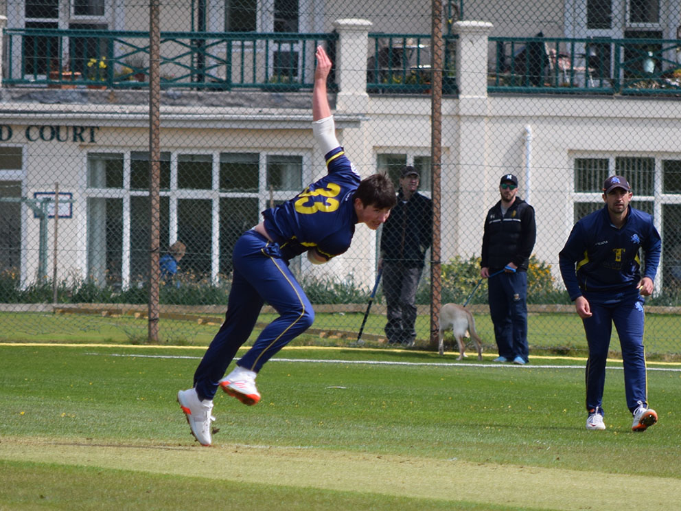 Ben Privett bowling for Devon against the University of Exeter<br>credit: Conrad Sutcliffe - no re-use without copyright owner's consent