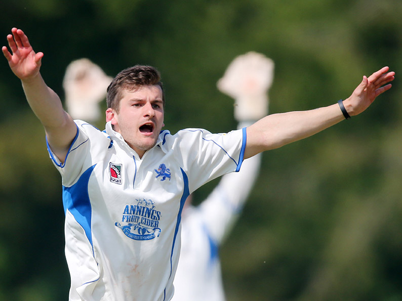 Dan Goodey, who bowled tightly against Glocs. Photo; www.ppauk.com