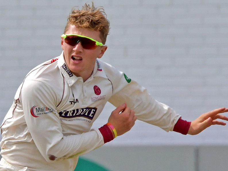 Dom Bess bowling for Somerset
