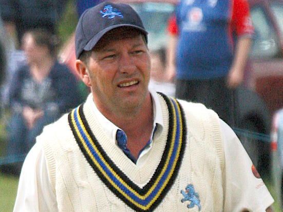 Bob Dawson, pictured in 2007 skippering Devon to victory over Buckinghamshire at Exmouth in the Minor Counties play-off game