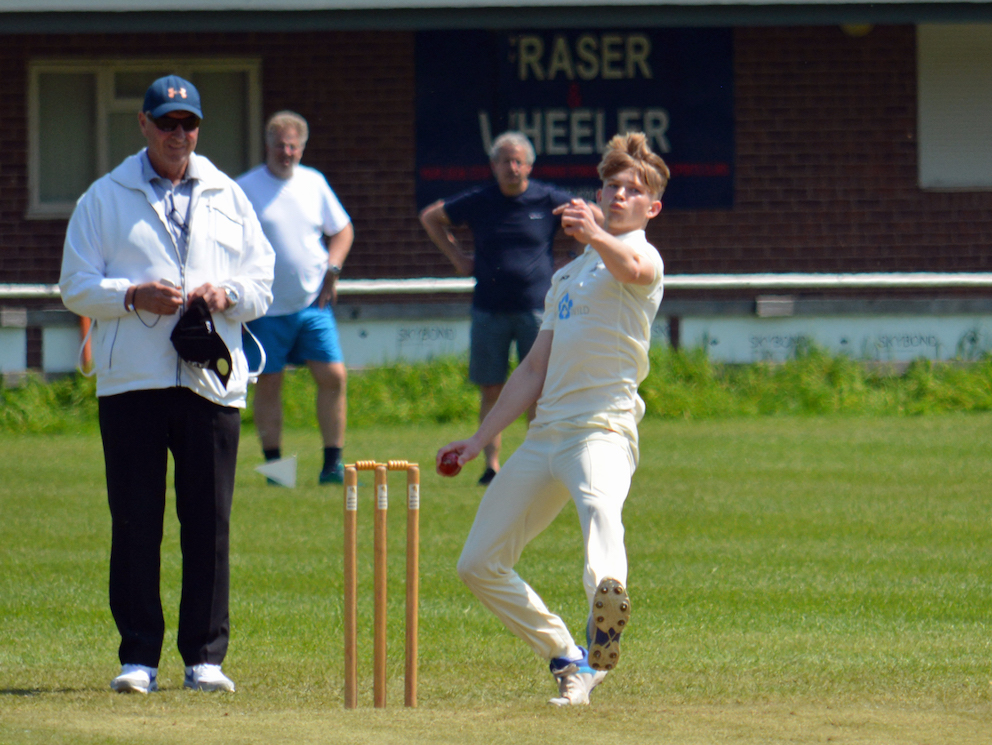Seb Looker opening the bowling for Alphington & Countess Wear against Braunton<br>credit: Conrad Sutcliffe - no re-use without copyright owner's consent