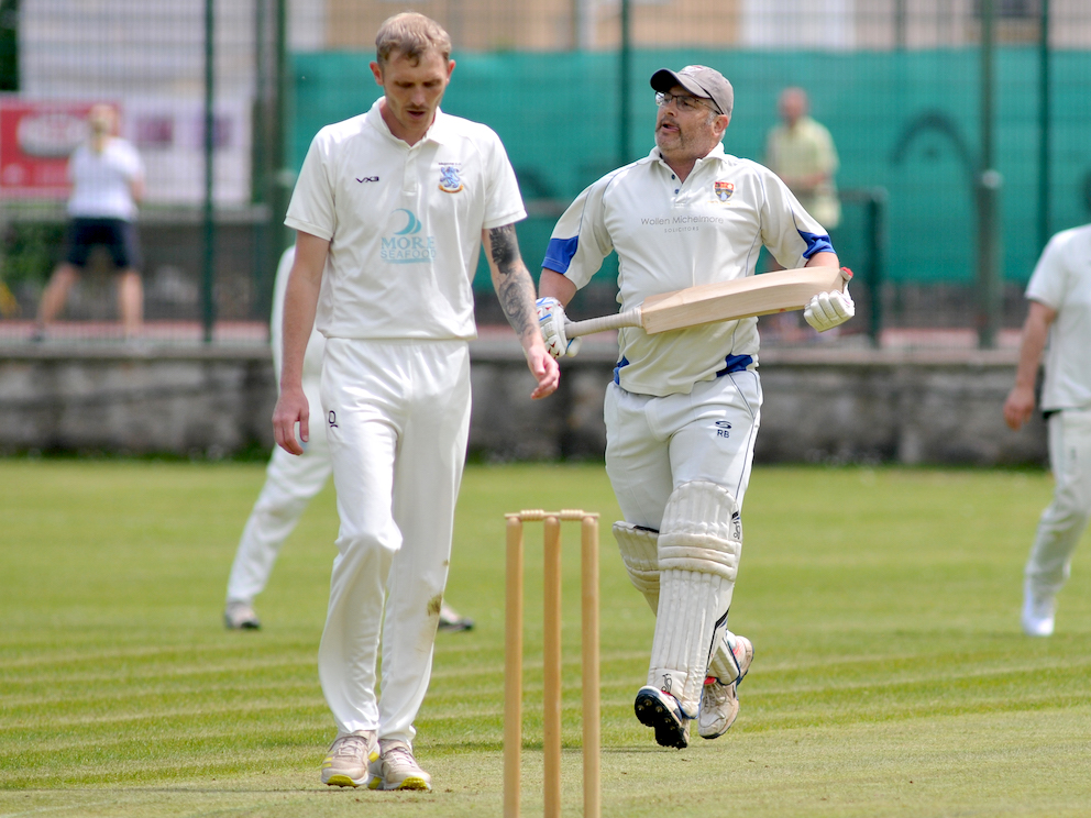 South Devon skipper Richard Beaumont jogs through for a run against Brixham<br>credit: Steve Pope/MDA South Devon skipper Richard Beaumont jogs through for a run against Brixham<br>credit: Steve Pope/MDA