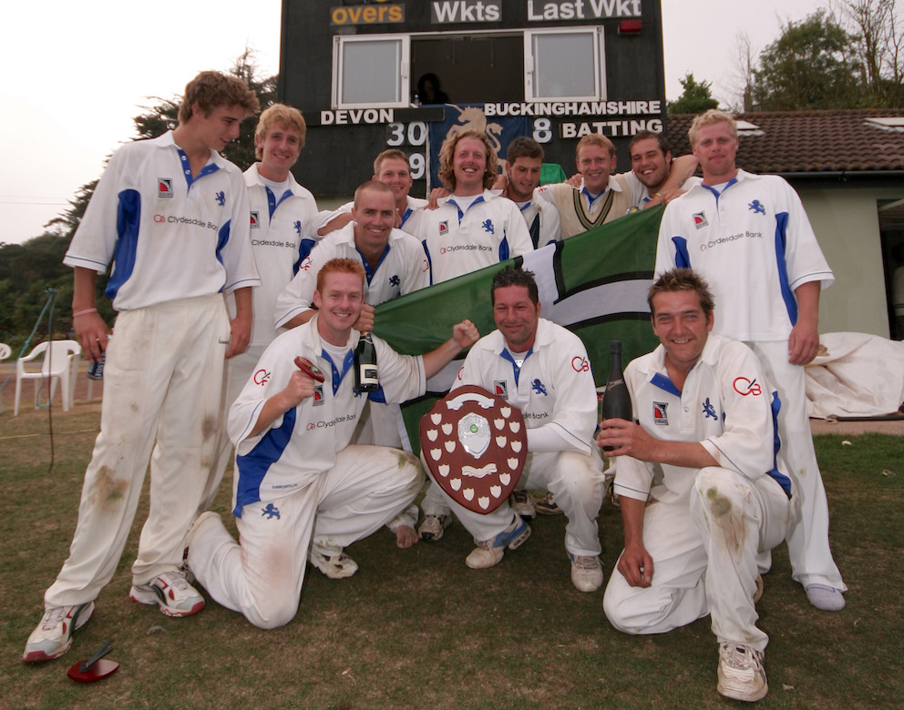 Devon's 2006 Championship-winning team surround skipper Bob Dawson after defeating Buckinghamshire at Exmouth. Current Devon coach Sandy Allen is second from the right in the back row