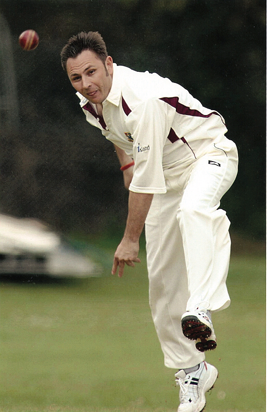 Jon Baglow bowling for Torquay back in 2007