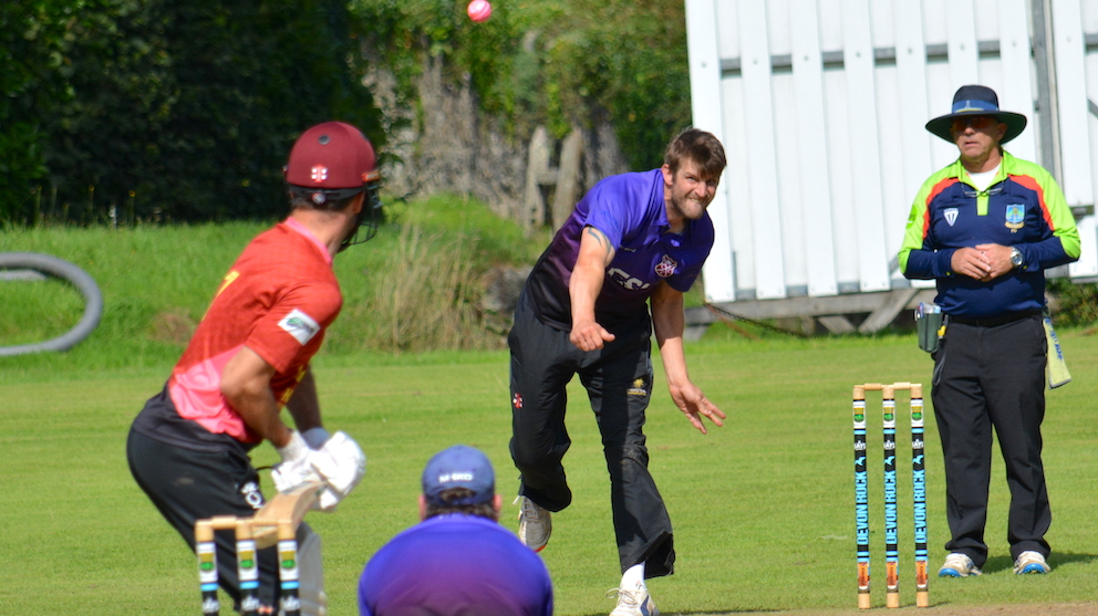 Cullompton's Jason Parr – three wickets in the win over Bovey Tracey<br>credit: Conrad Sutcliffe - no re-use without copyright owner's consent