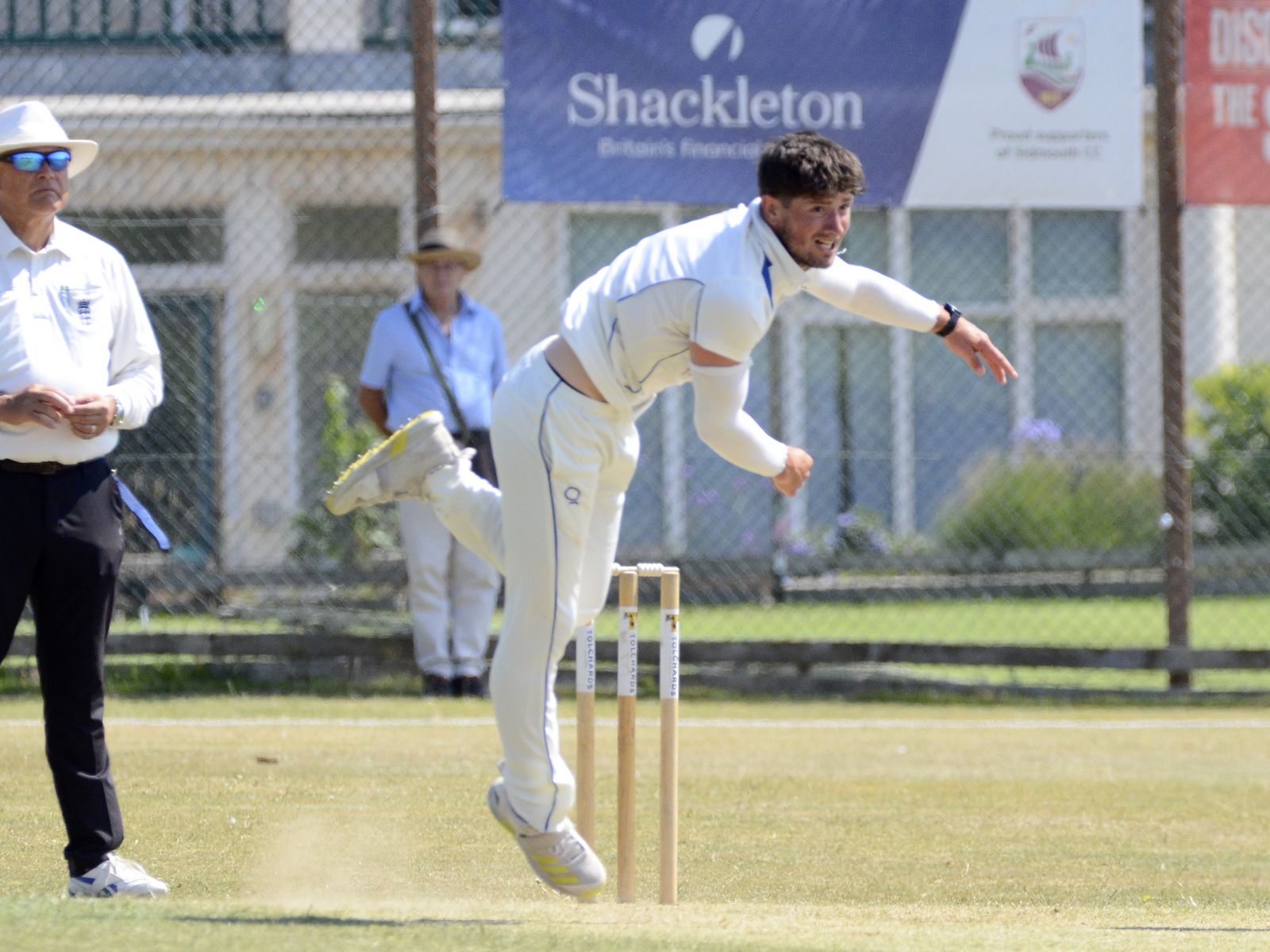 Devon's Ben Privett thunders in to bowl 