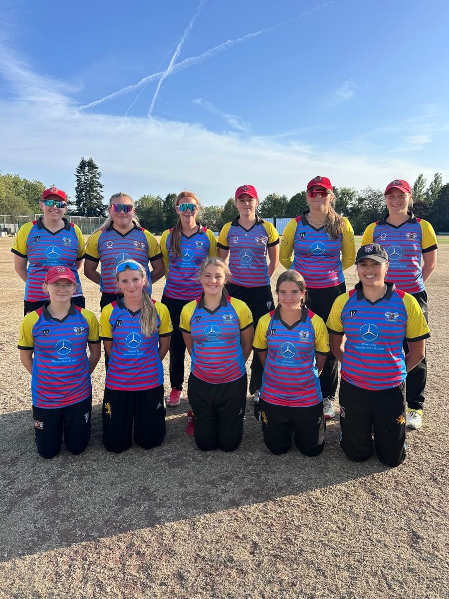 Exeter CC jubilant after keeping their title aspirations alive <br>credit: Nic Golsworthy 